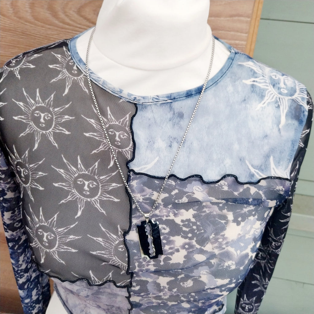 Razor Blade Pendant Necklace – Unisex Stainless Steel Chain Goth Punk Grunge