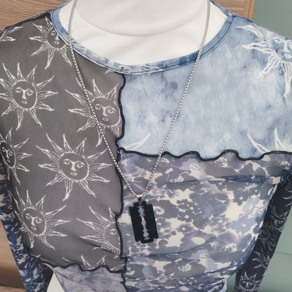 Razor Blade Pendant Necklace – Unisex Stainless Steel Chain Goth Punk Grunge